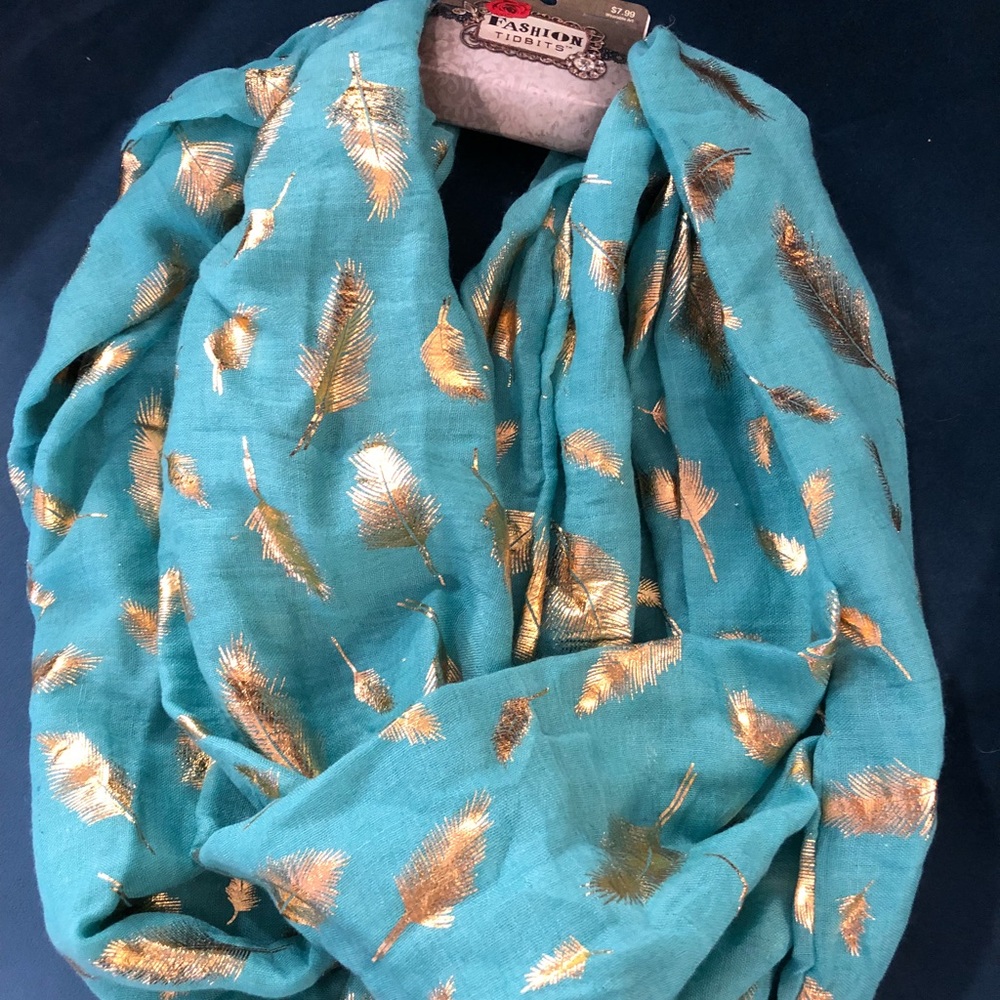 Infinity loop scarf